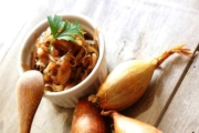 Confit d'échalotes au miel et thym